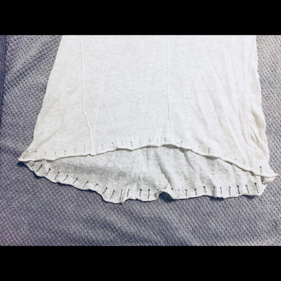 Ivory light weight sweater top. - Picture 4 of 8